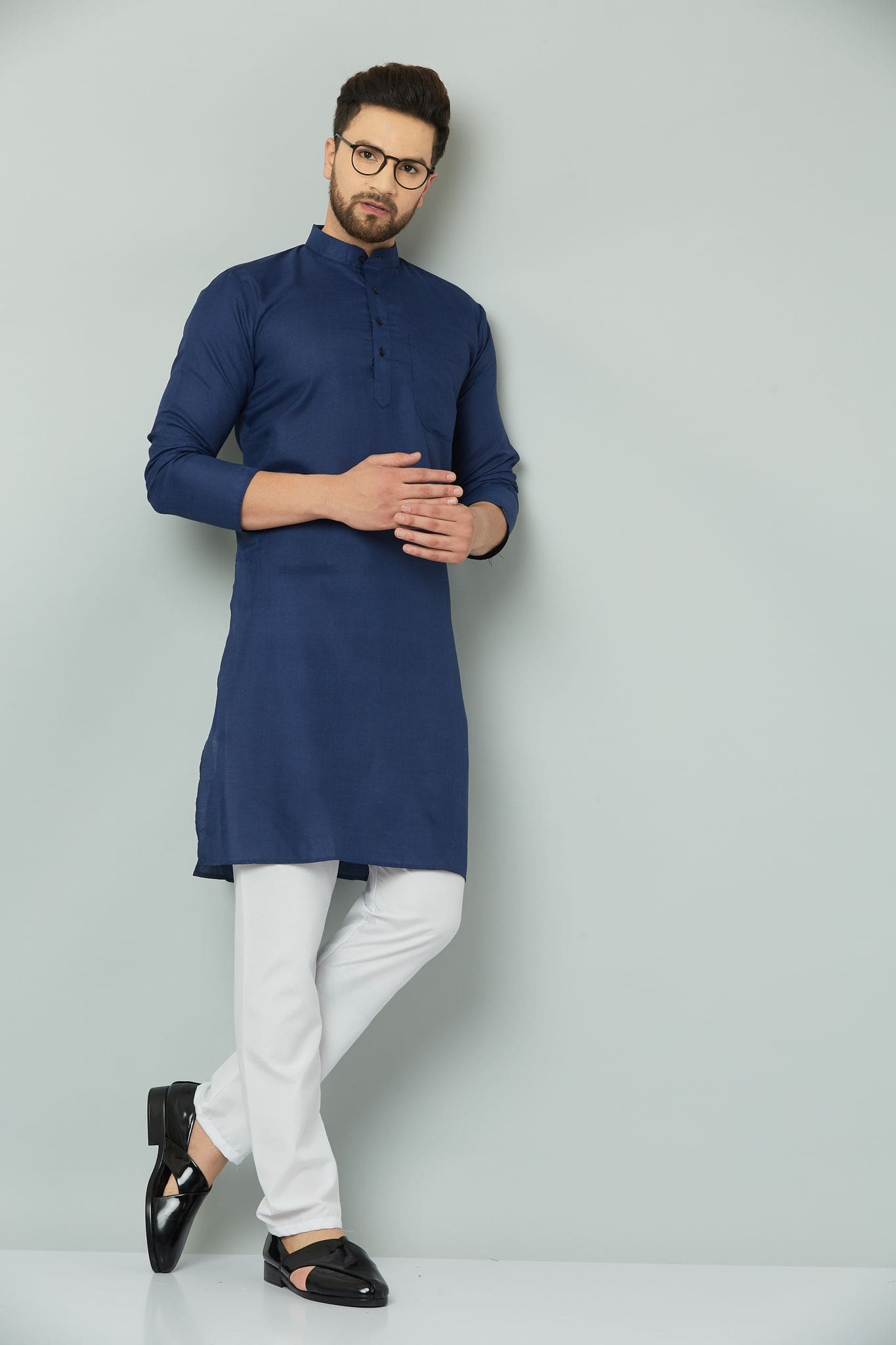 Indian men's blue cotton kurta.